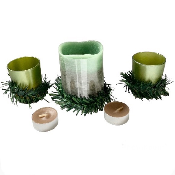 Flameless and Tea Candle Set with Garland 2 Toned Green Candles Set of 5 - Picture 1 of 8